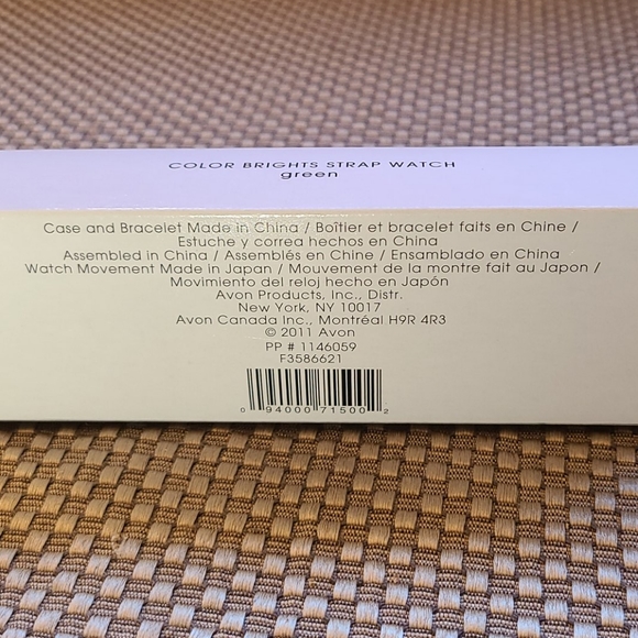 Avon watch NIB - cute green w large face - Picture 5 of 5